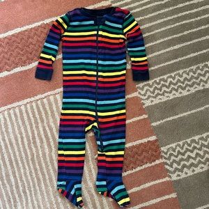 Primary rainbow stripes zip up footed pajamas, 6-9 month 🌈